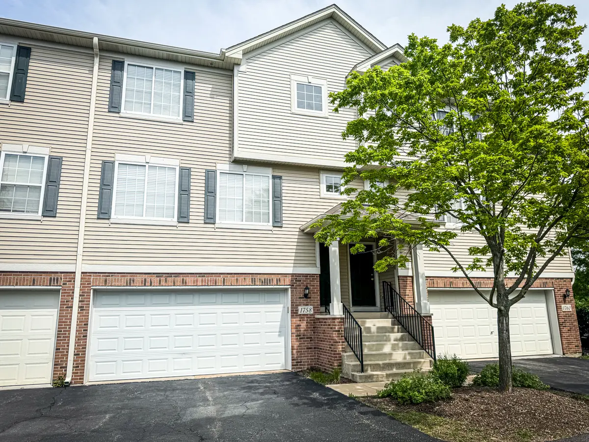 1758 Fredericksburg LN, Aurora, IL 60503