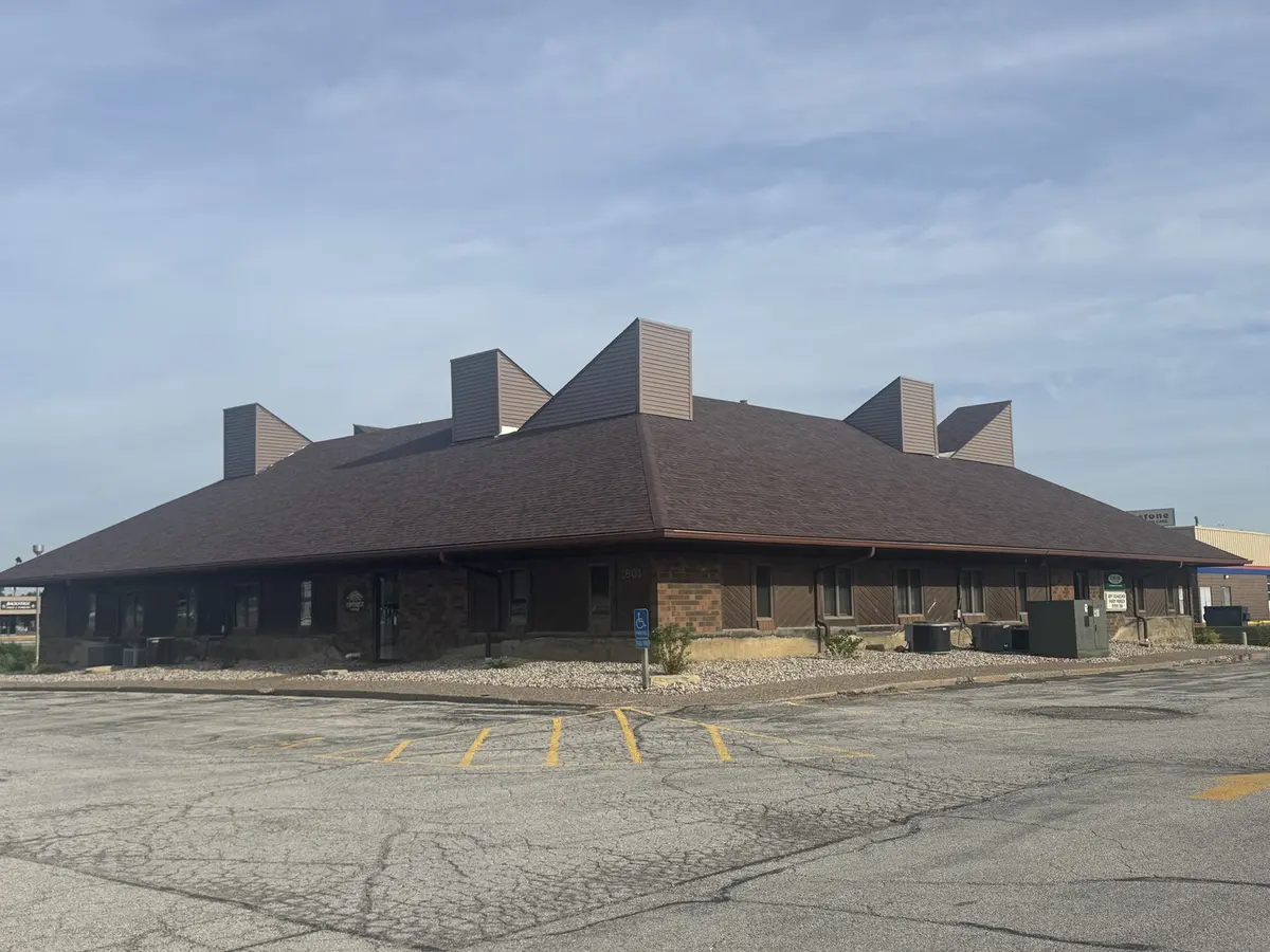 1601 52nd AVE #2ndFloor, Moline, IL 61265