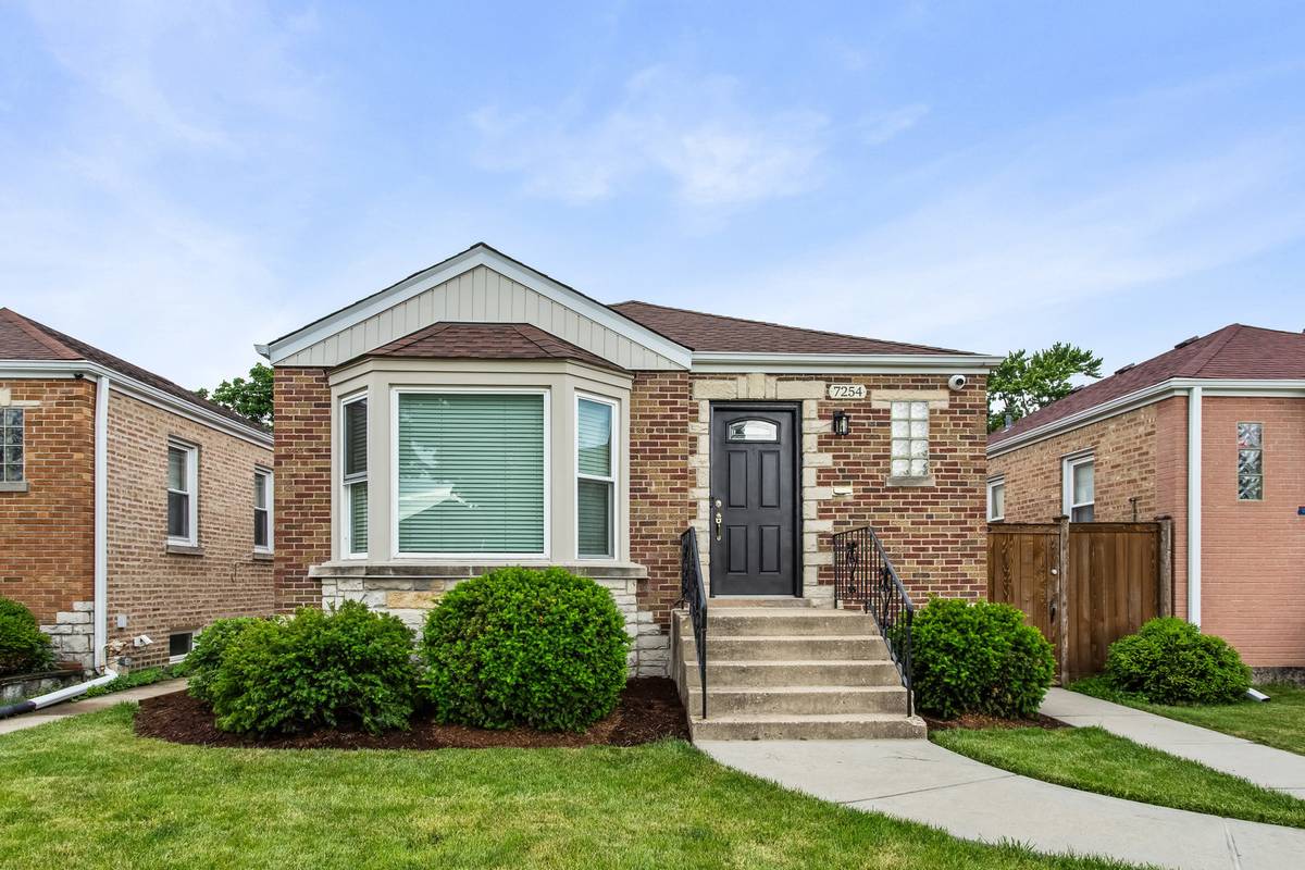 7254 N Osceola AVE, Chicago, IL 60631