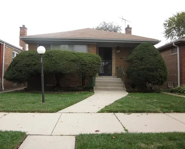 9035 S EUCLID AVE, Chicago, IL 60617