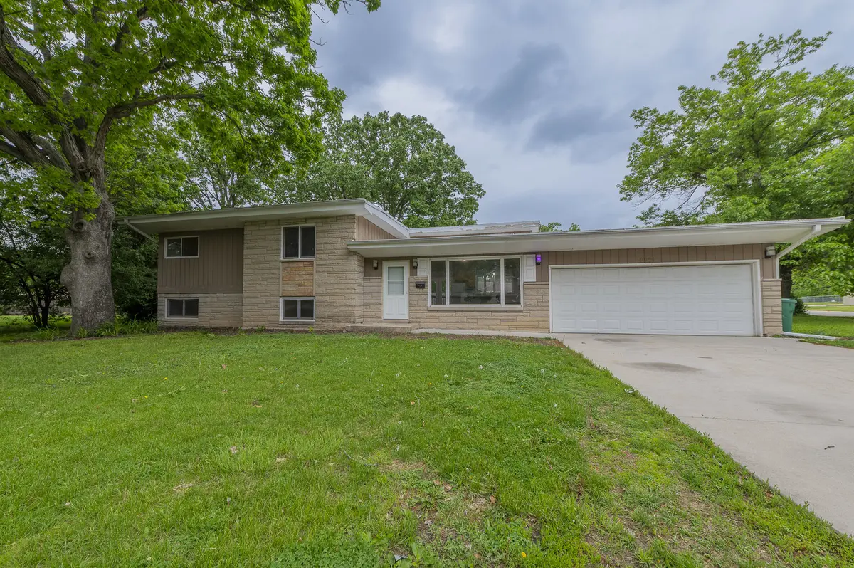 2221 Belmont AVE, Joliet, IL 60432
