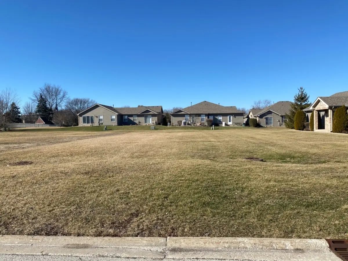 916 Lange AVE, Beecher, IL 60401