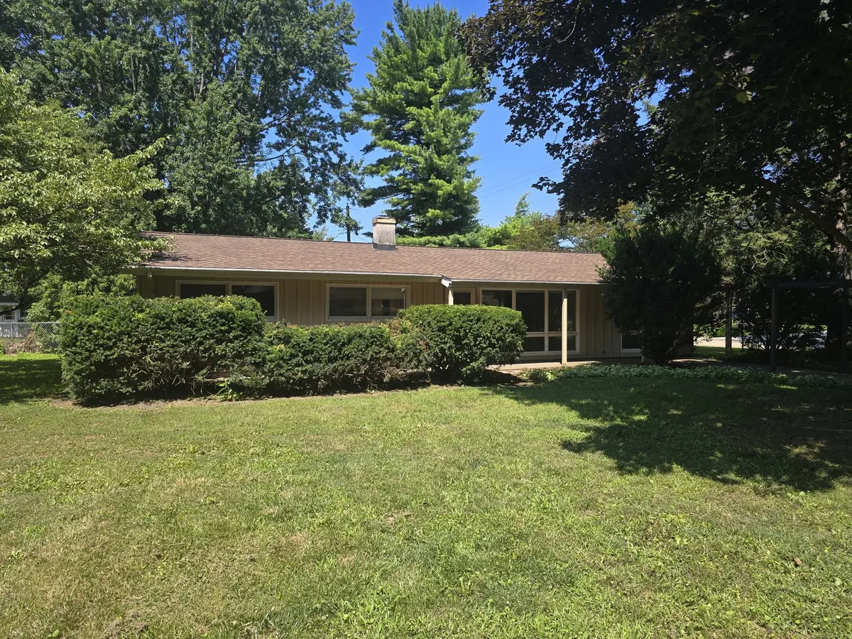 1719 McDonald DR, Champaign, IL 61821