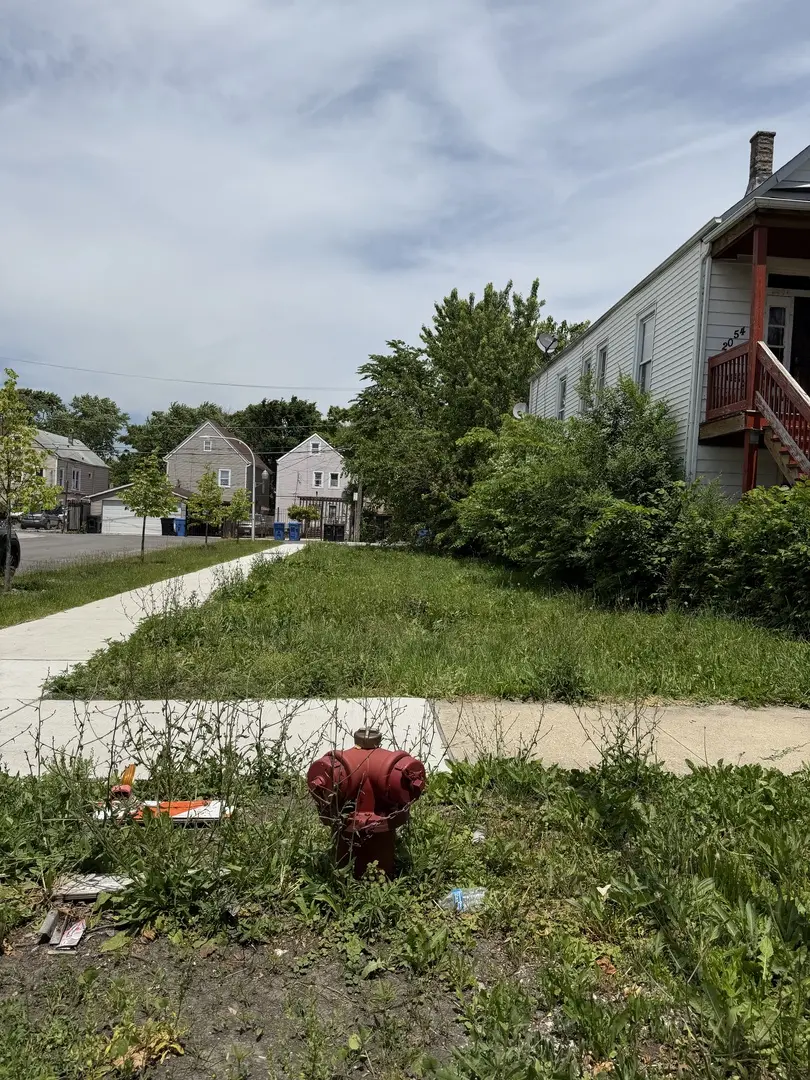 2056 W 52nd PL, Chicago, IL 60609