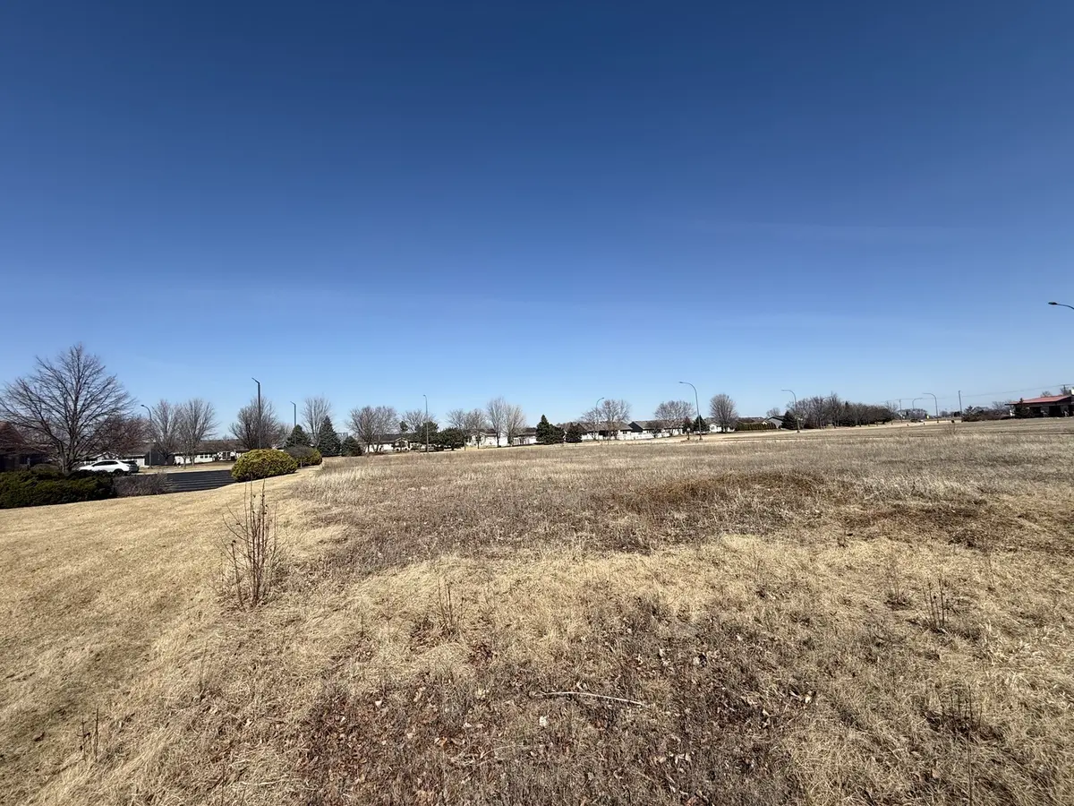1900 Pierce CT, Belvidere, IL 61008