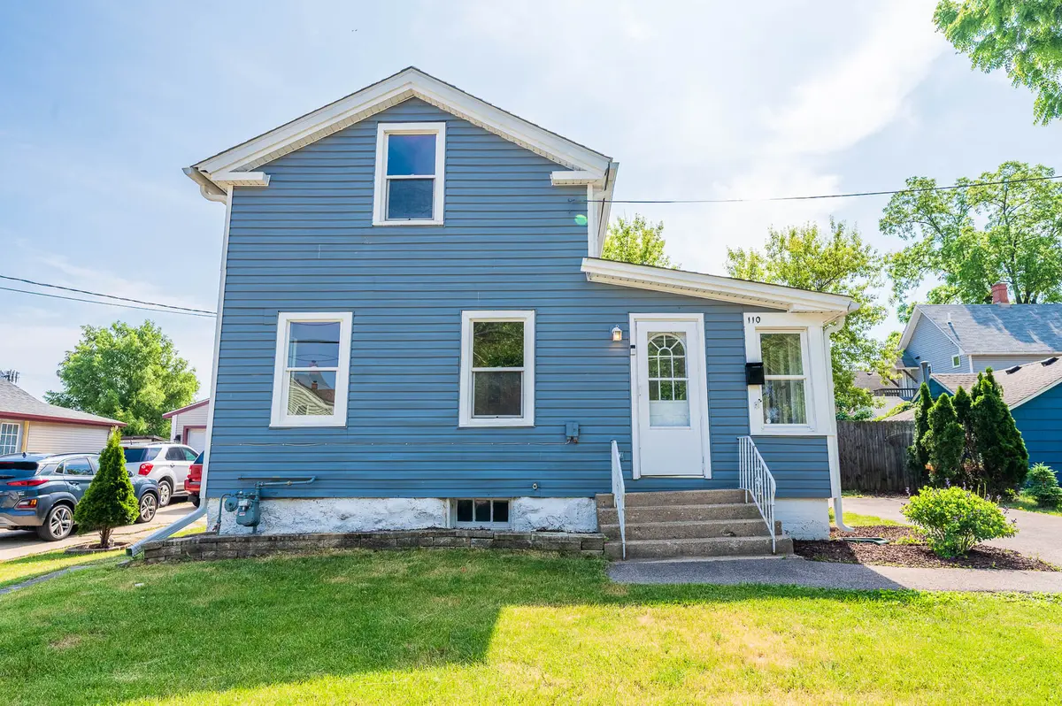 110 N Seminary AVE, Woodstock, IL 60098