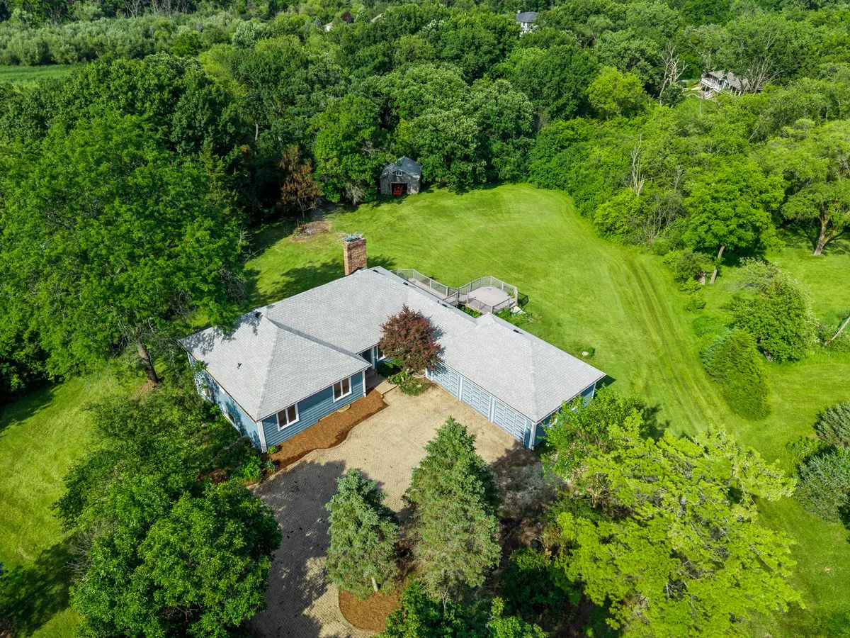 25725 N Oak Creek CIR, Barrington, IL 60010