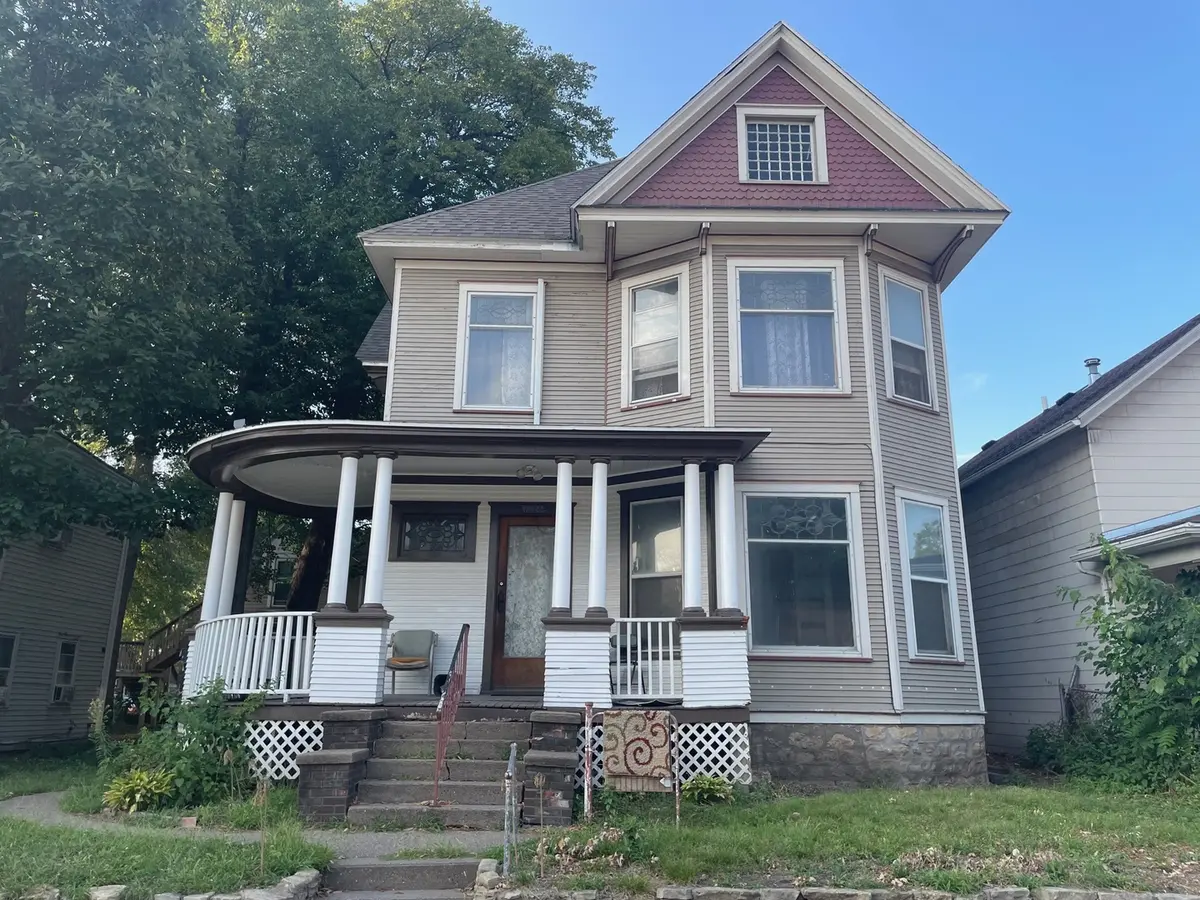 1538-1542 W 3rd ST, Davenport, IA 52802
