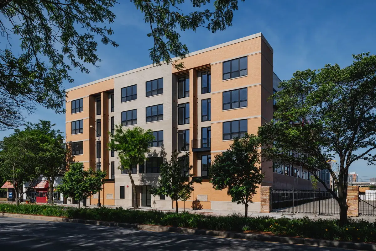 224 S Ashland AVE #401, Chicago, IL 60607