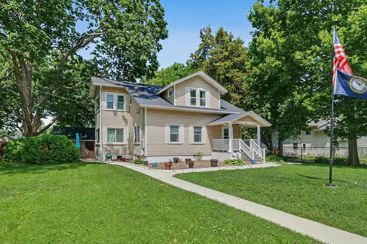 503 S Third ST, Fisher, IL 61843