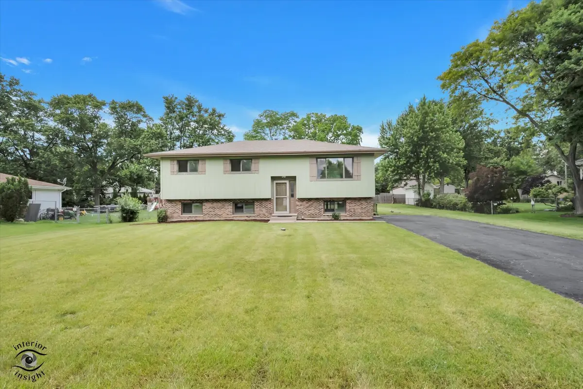 2n314 Euclid AVE, Glen Ellyn, IL 60137