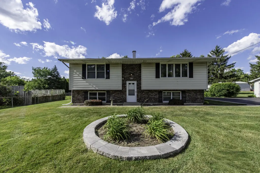 12674 W Crescent AVE, Waukegan, IL 60085