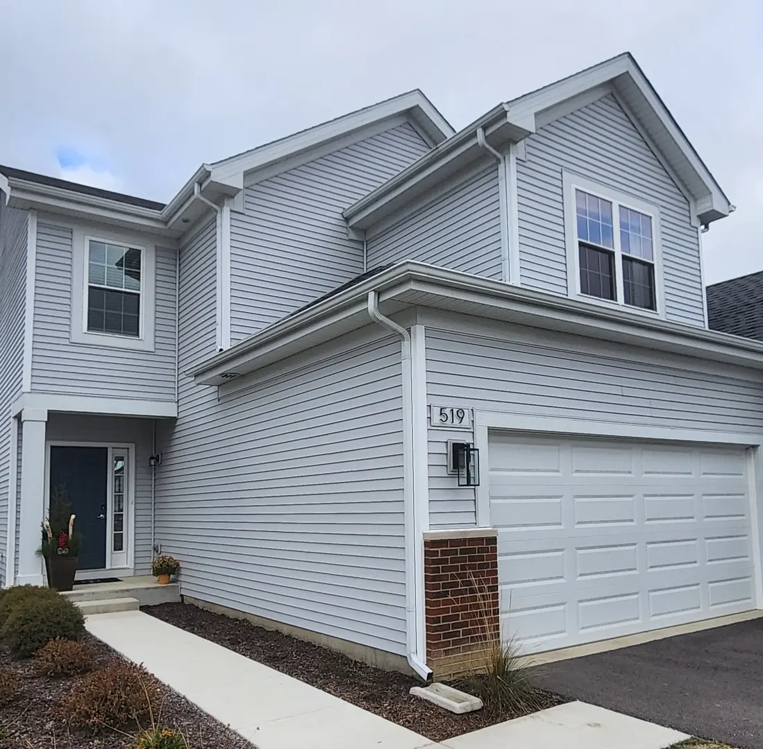 519 Vinca LN, Oswego, IL 60543