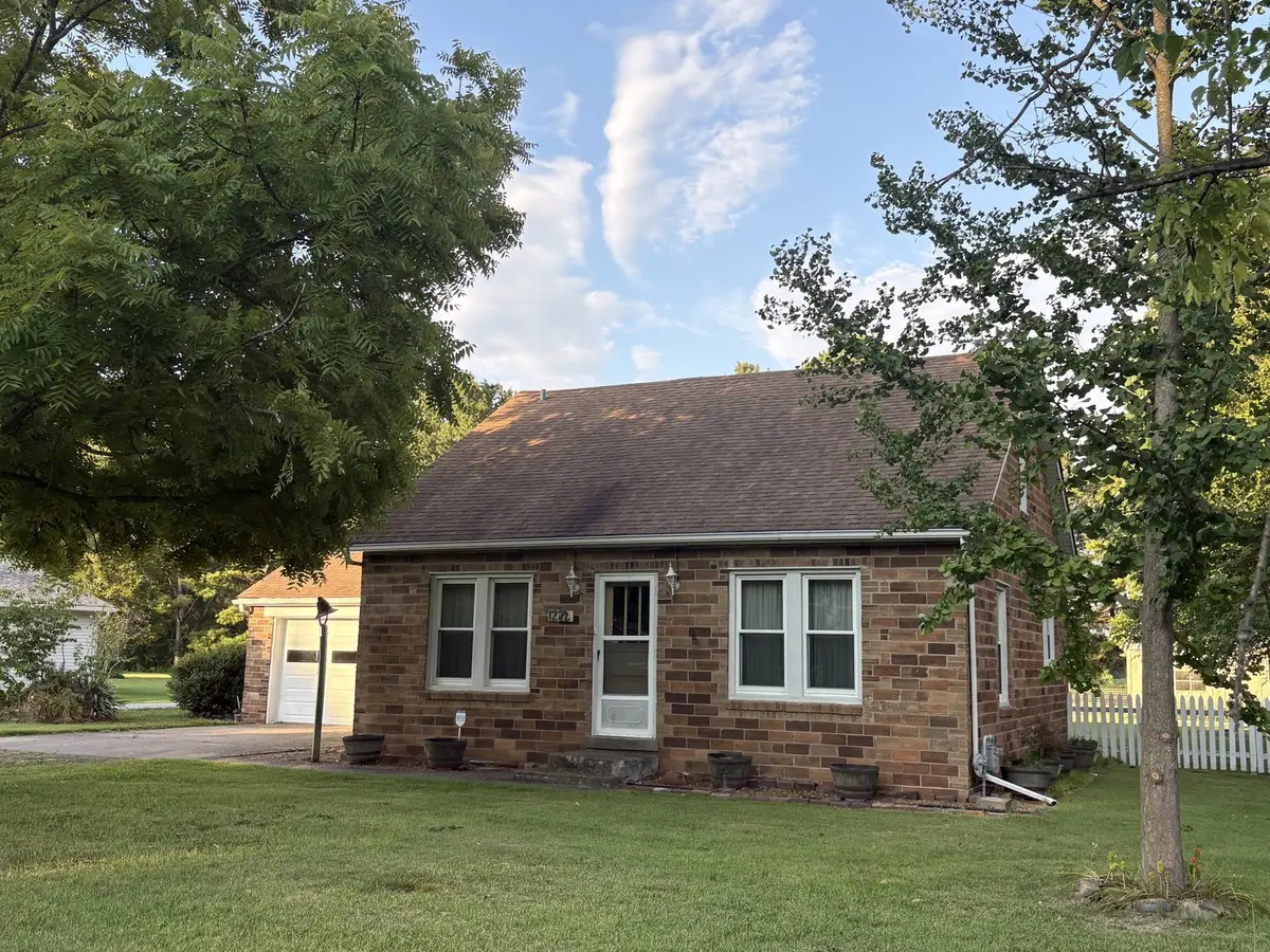 1232 Dallas RD, Murphysboro, IL 62966