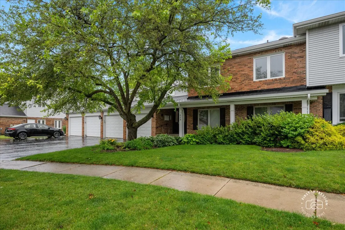 629 Dana CT #B, Naperville, IL 60563