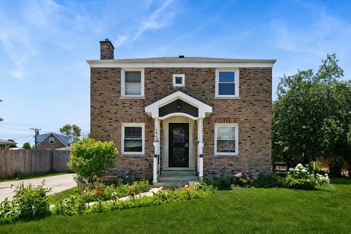 1738 Mannheim RD, Des Plaines, IL 60018