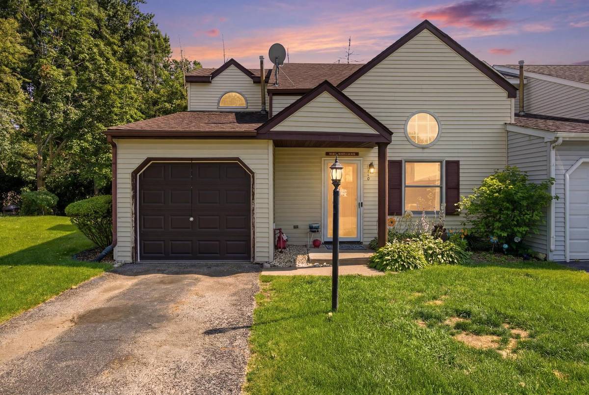 2440 Bridgewater DR #2440, Woodstock, IL 60098