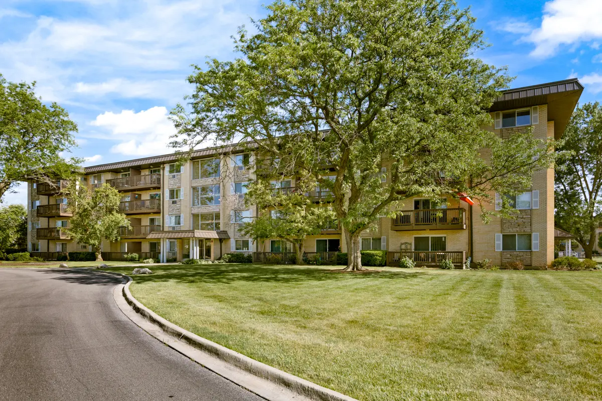 2214 S Goebbert RD #178, Arlington Heights, IL 60005