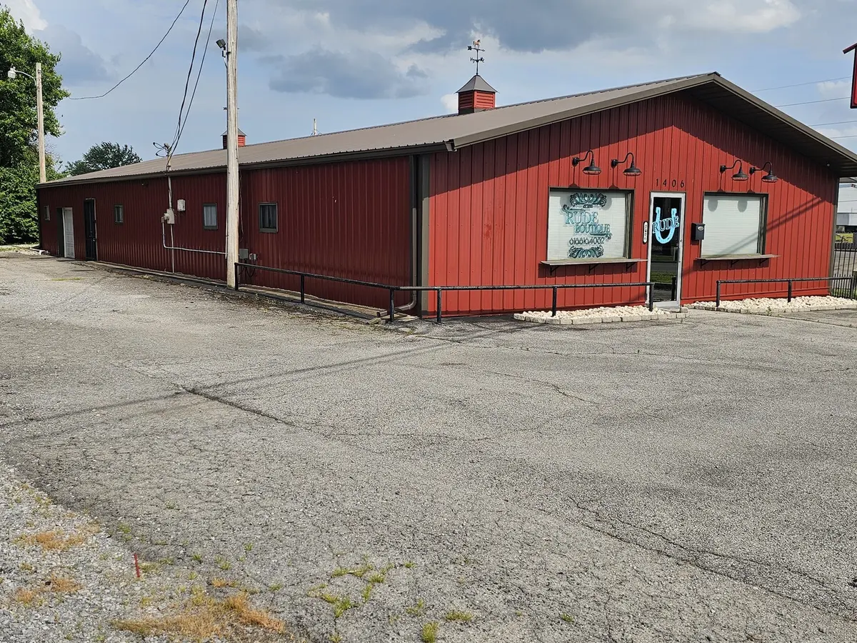 1406 Salem RD, Mt Vernon, IL 62864