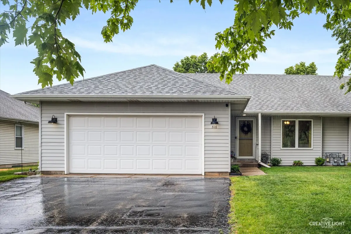 316 Old Mill LN, Hampshire, IL 60140
