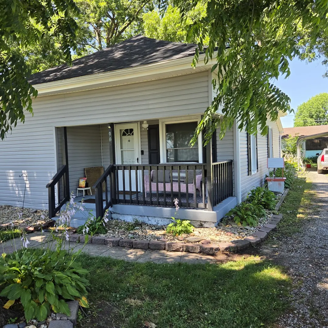 903 S Walnut ST, Sesser, IL 62884
