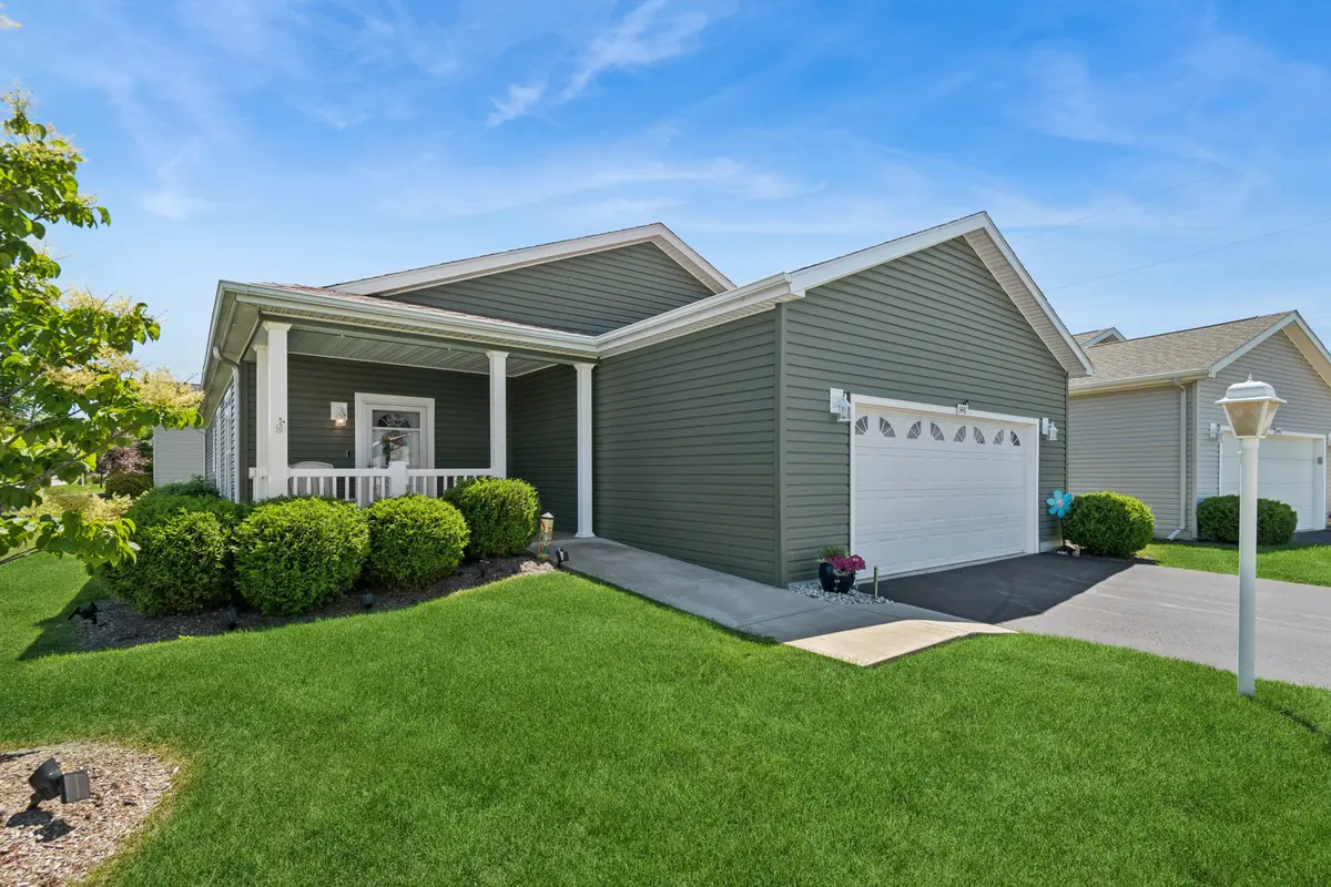 1441 Harvest CT, Grayslake, IL 60030