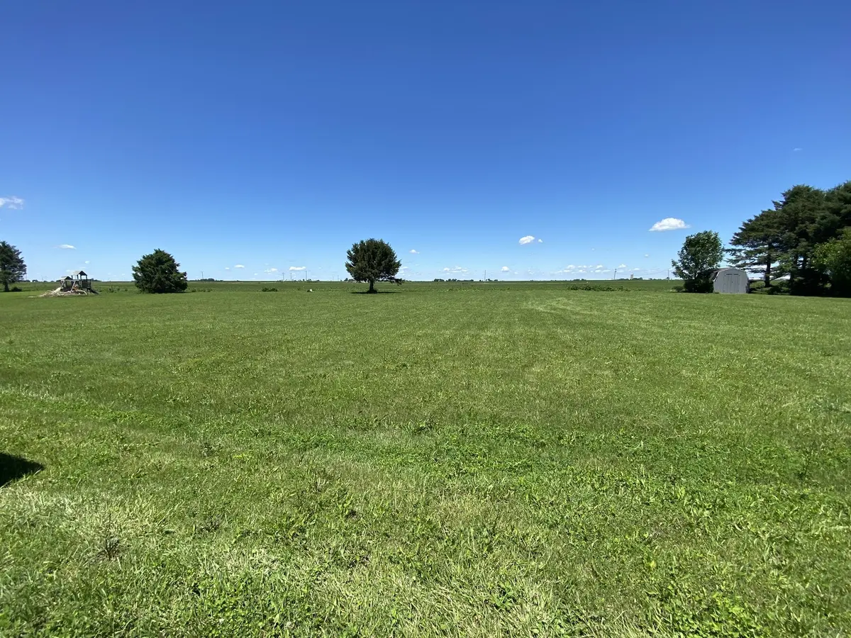 100 W Ririe PL, Flanagan, IL 61740