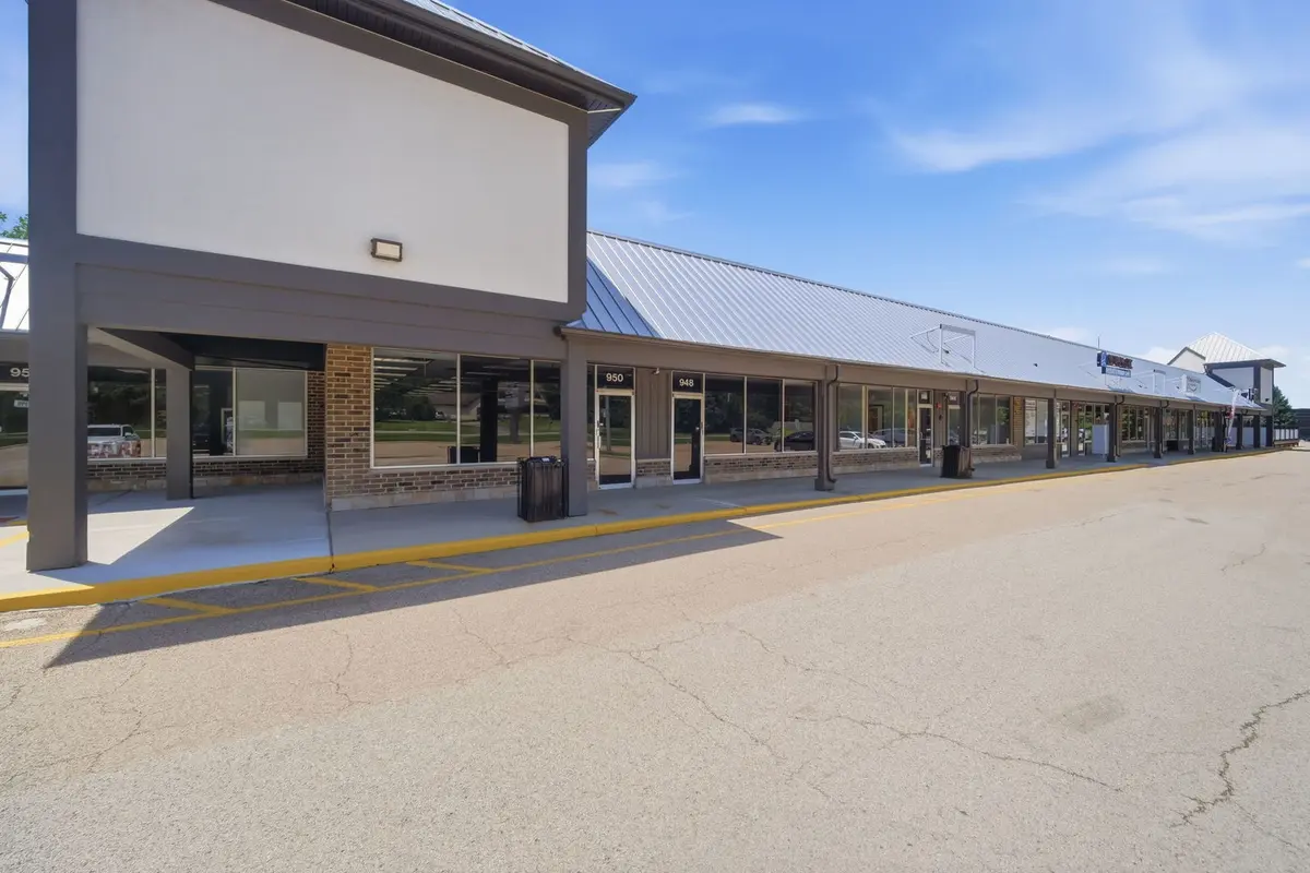 944 E Roosevelt RD, West Chicago, IL 60185