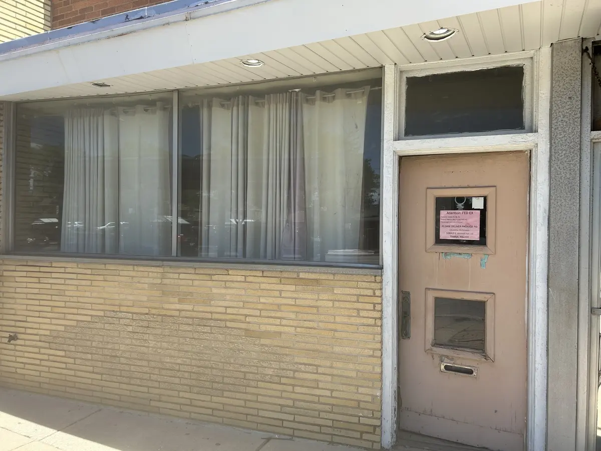10853 S Western AVE, Chicago, IL 60643