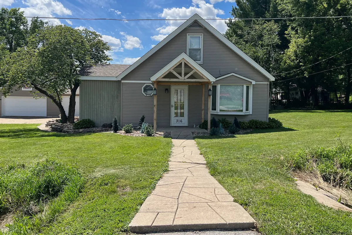 316 Elm ST, Buffalo, IA 52728