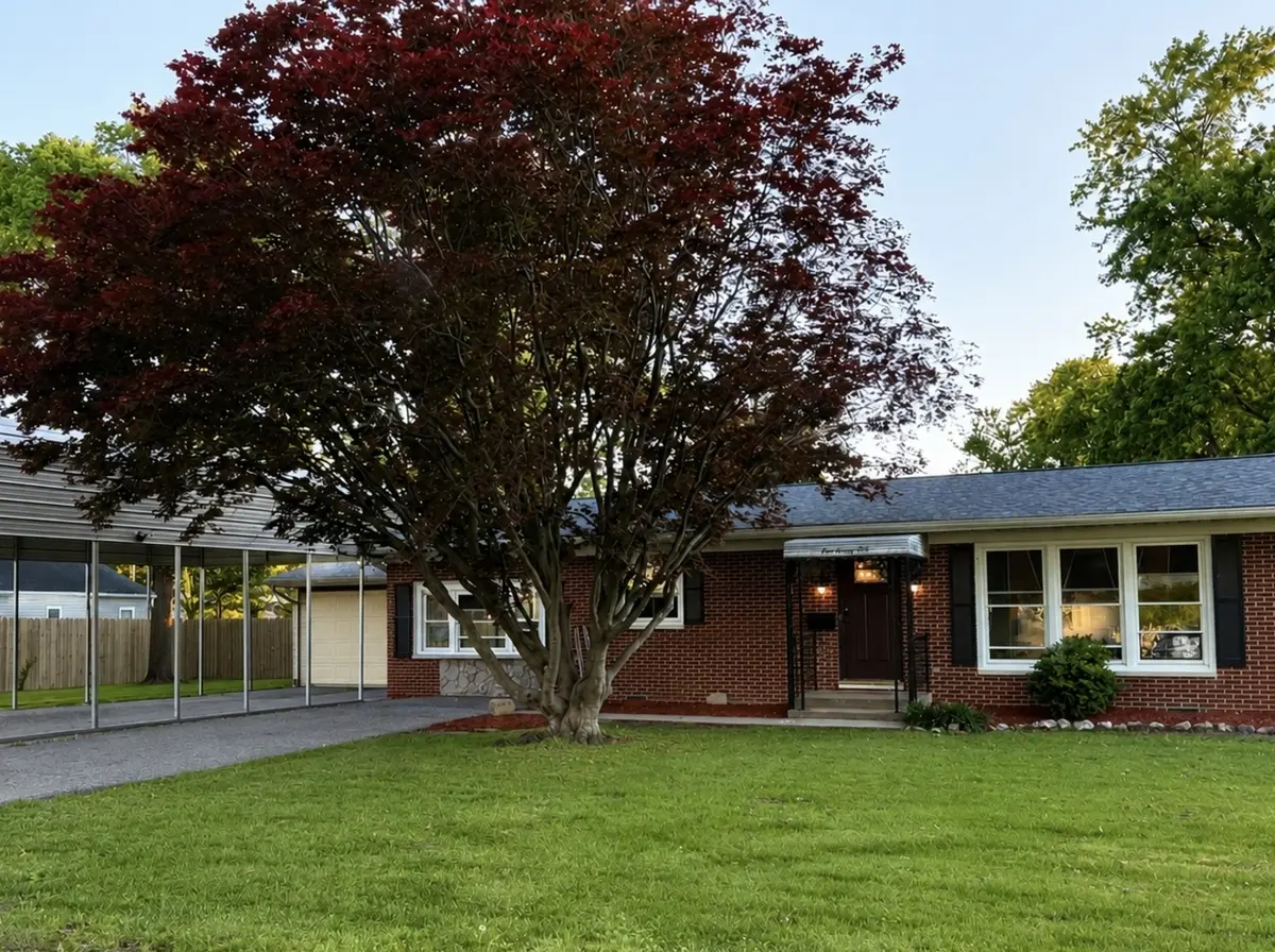425 N Summers ST, Duquoin, IL 62832