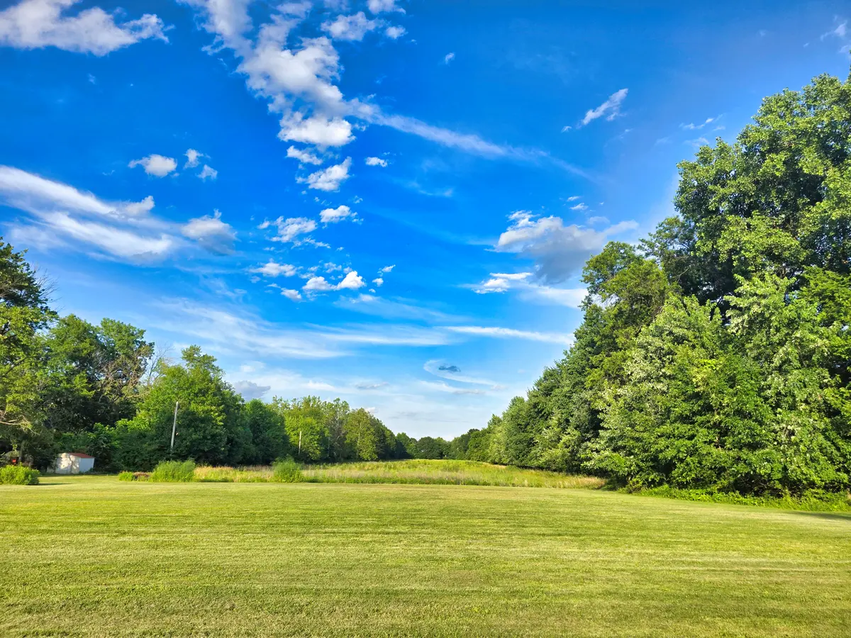 00 Mulberry DR, Flora, IL 62839