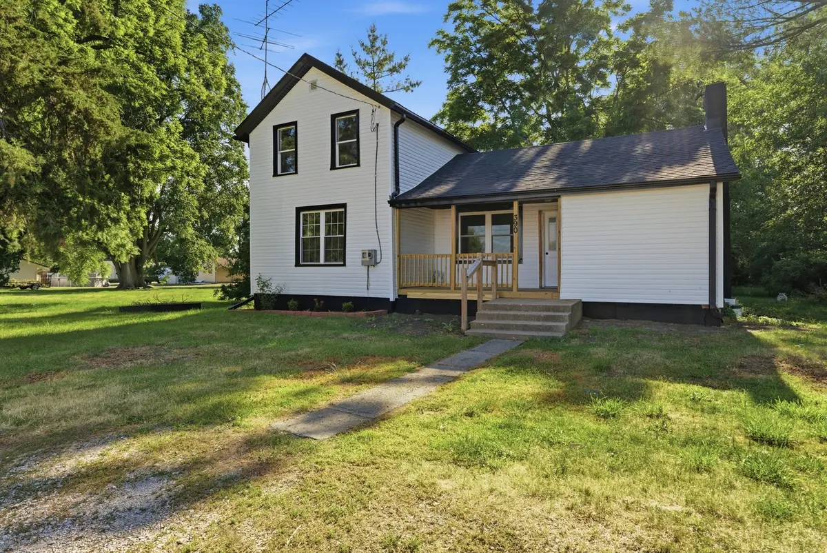 390 N East AVE N, Amboy, IL 61310