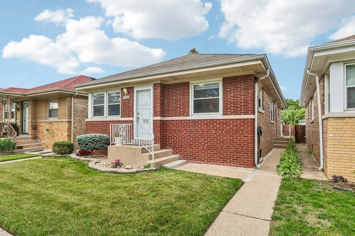 2654 W Catalpa AVE, Chicago, IL 60625