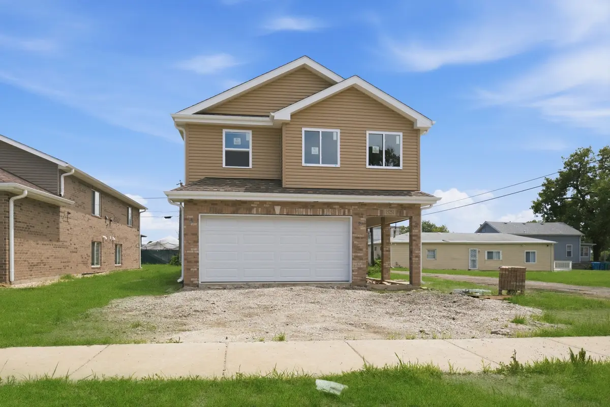 15251 7th AVE, Phoenix, IL 60426