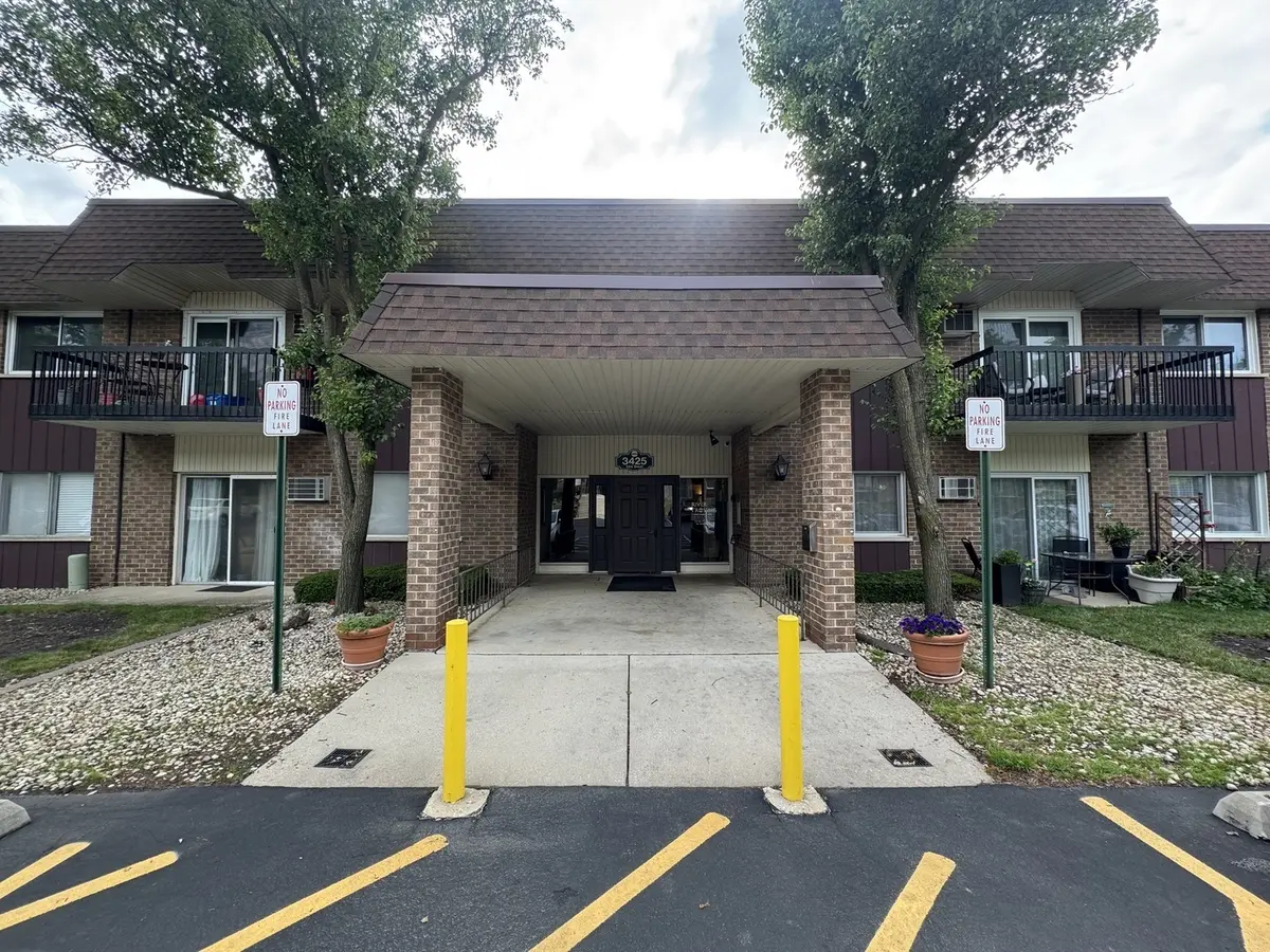 3425 83rd ST #D13, Woodridge, IL 60517