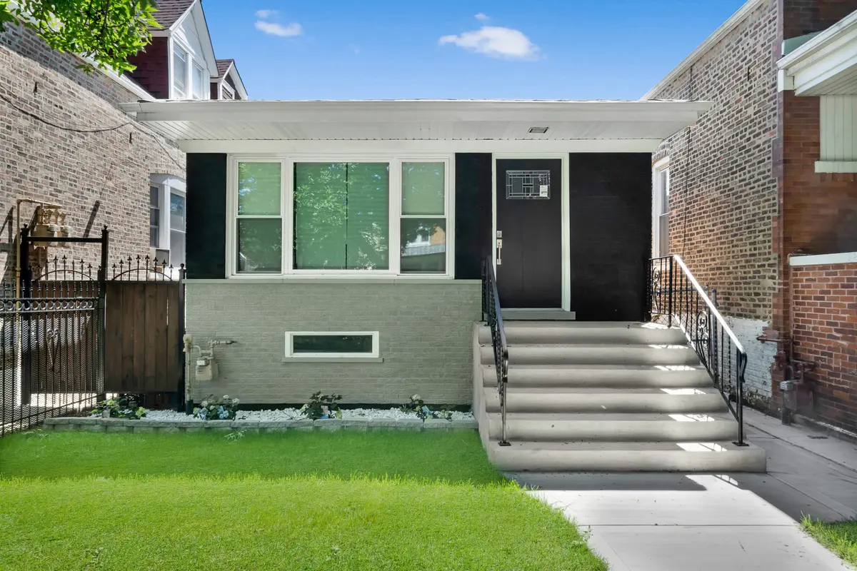 4331 S Campbell AVE, Chicago, IL 60632