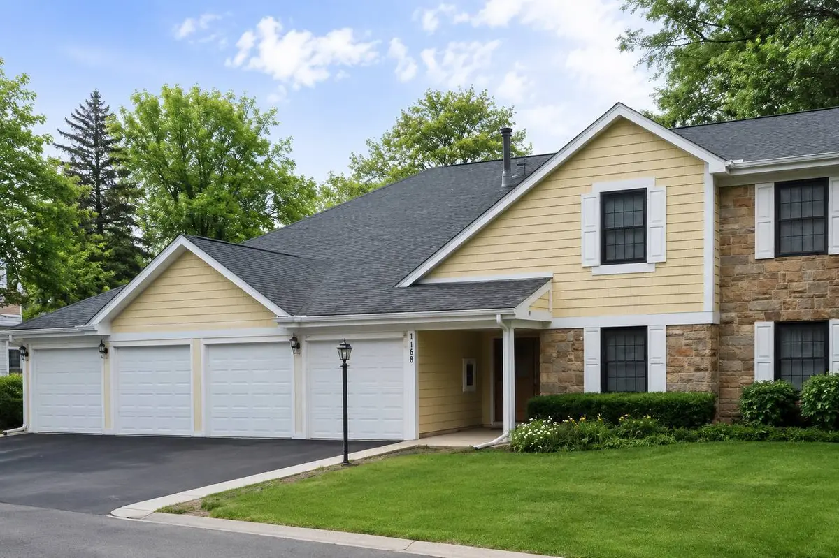 1168 Middlebury LN #A-1, Wheeling, IL 60090