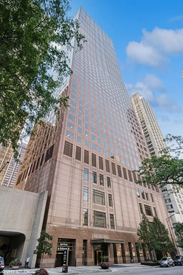 161 E CHICAGO AVE #49A, Chicago, IL 60611