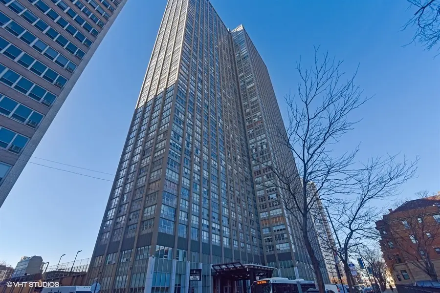 655 W Irving Park RD #4202, Chicago, IL 60613