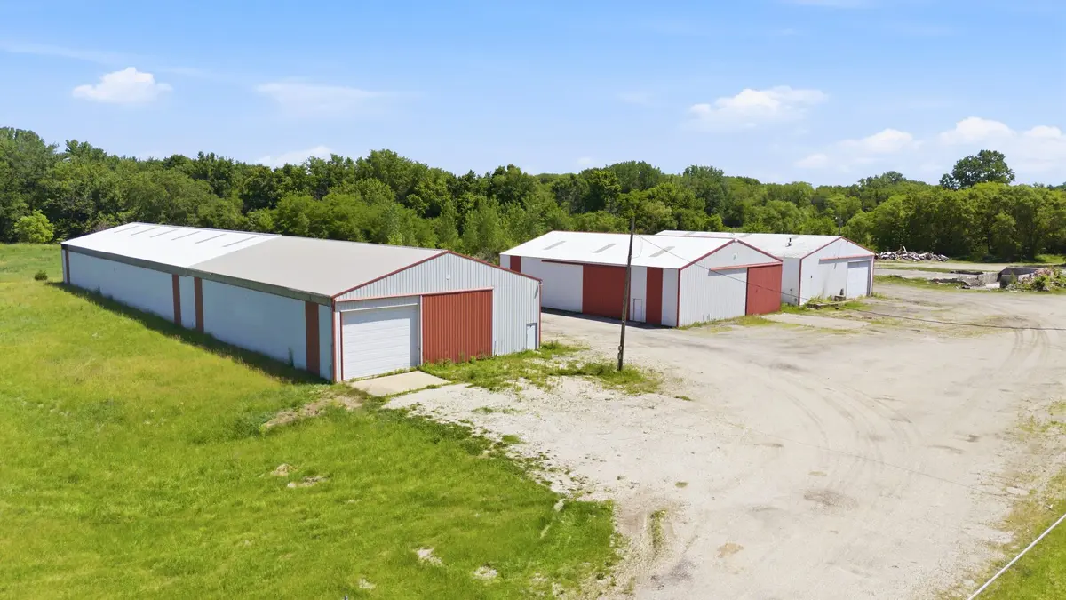 1202 Illinois Highway 84, Colona, IL 61241