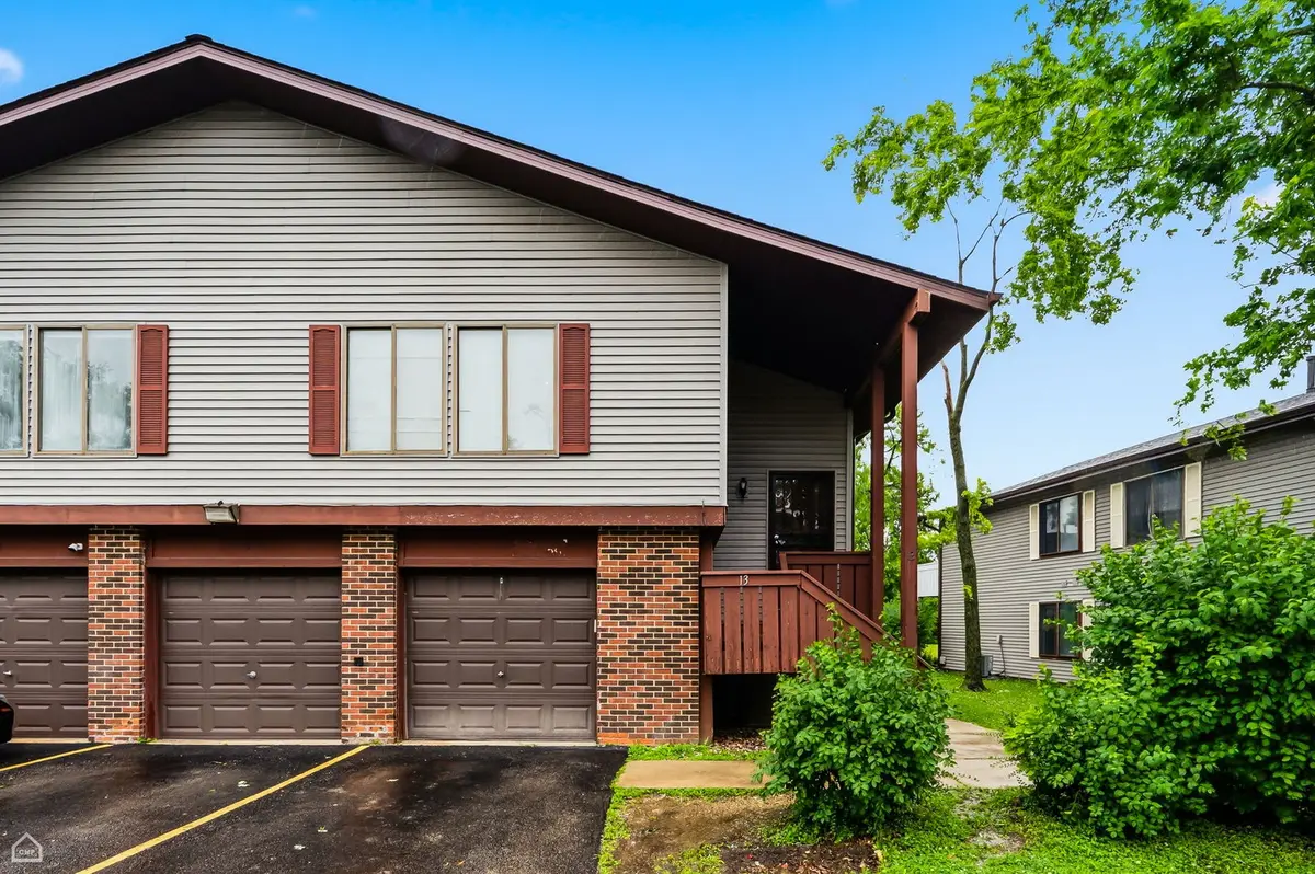 13 Elm CT #1, Bolingbrook, IL 60440