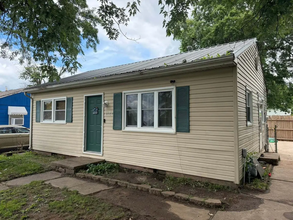 1122 N 17th ST, Quincy, IL 62301