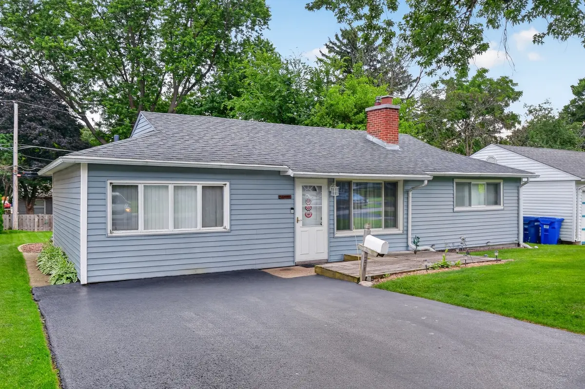 221 N Dorchester AVE, Wheaton, IL 60187