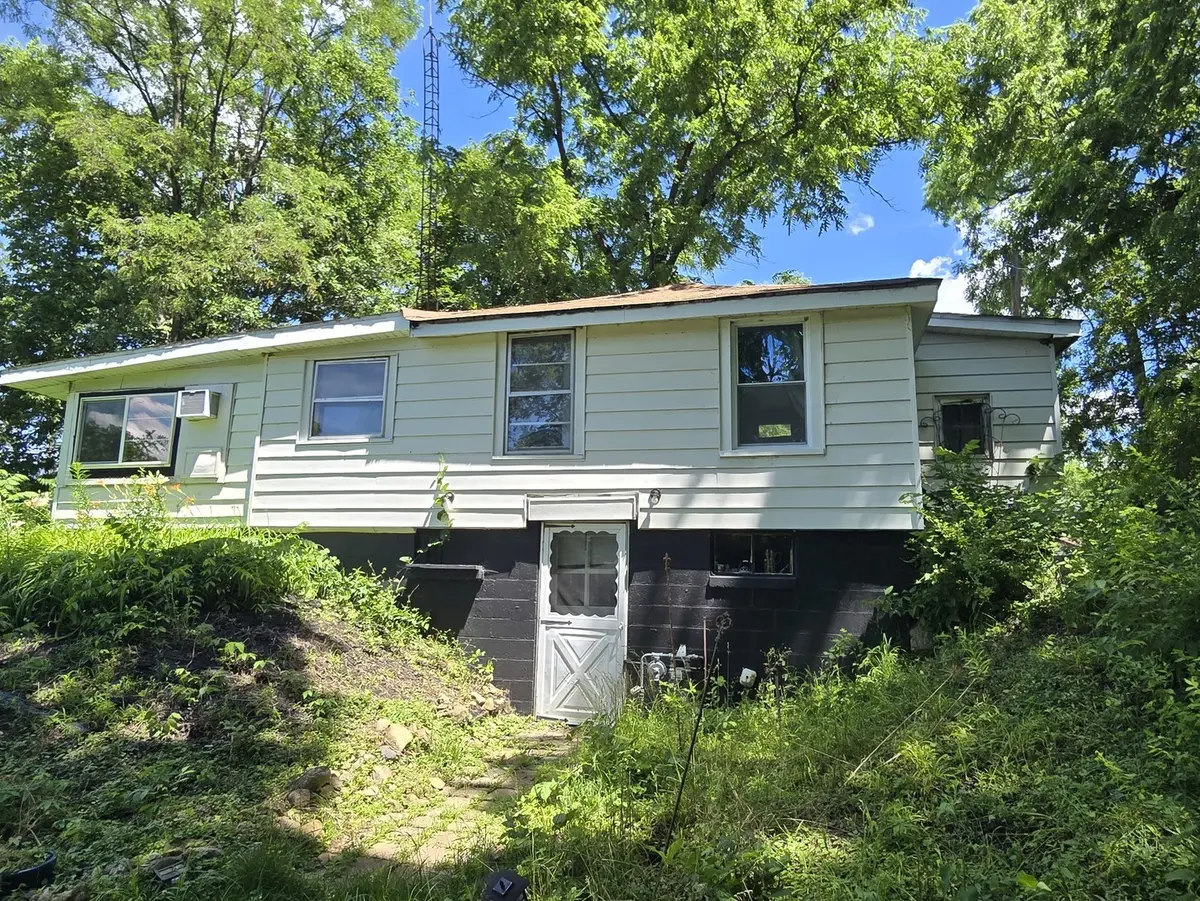 1977 N 3103rd RD, Ottawa, IL 61350