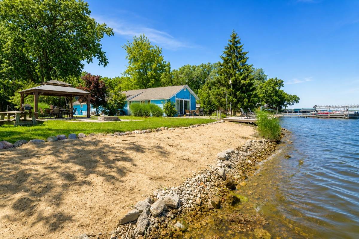 27717 W Grass Lake DR, Spring Grove, IL 60081