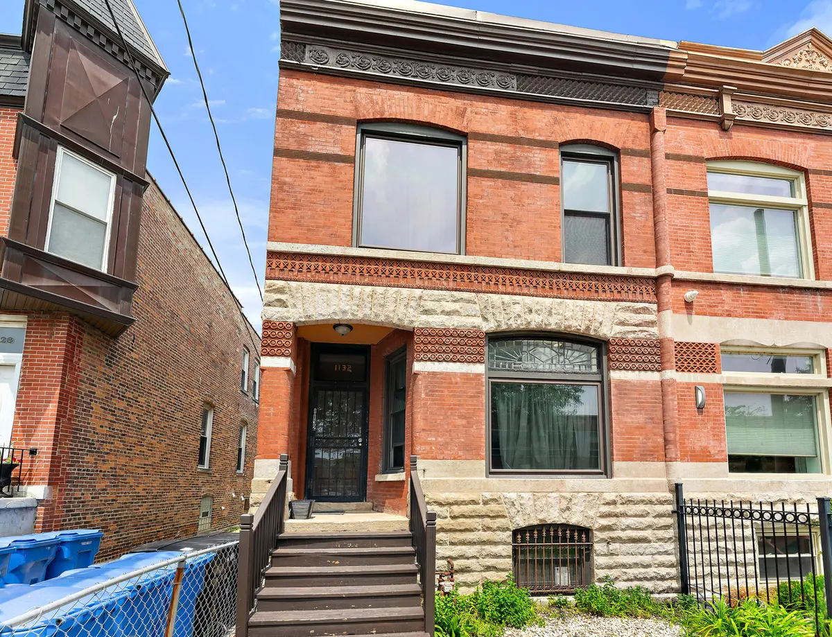 1132 E 44th ST, Chicago, IL 60653