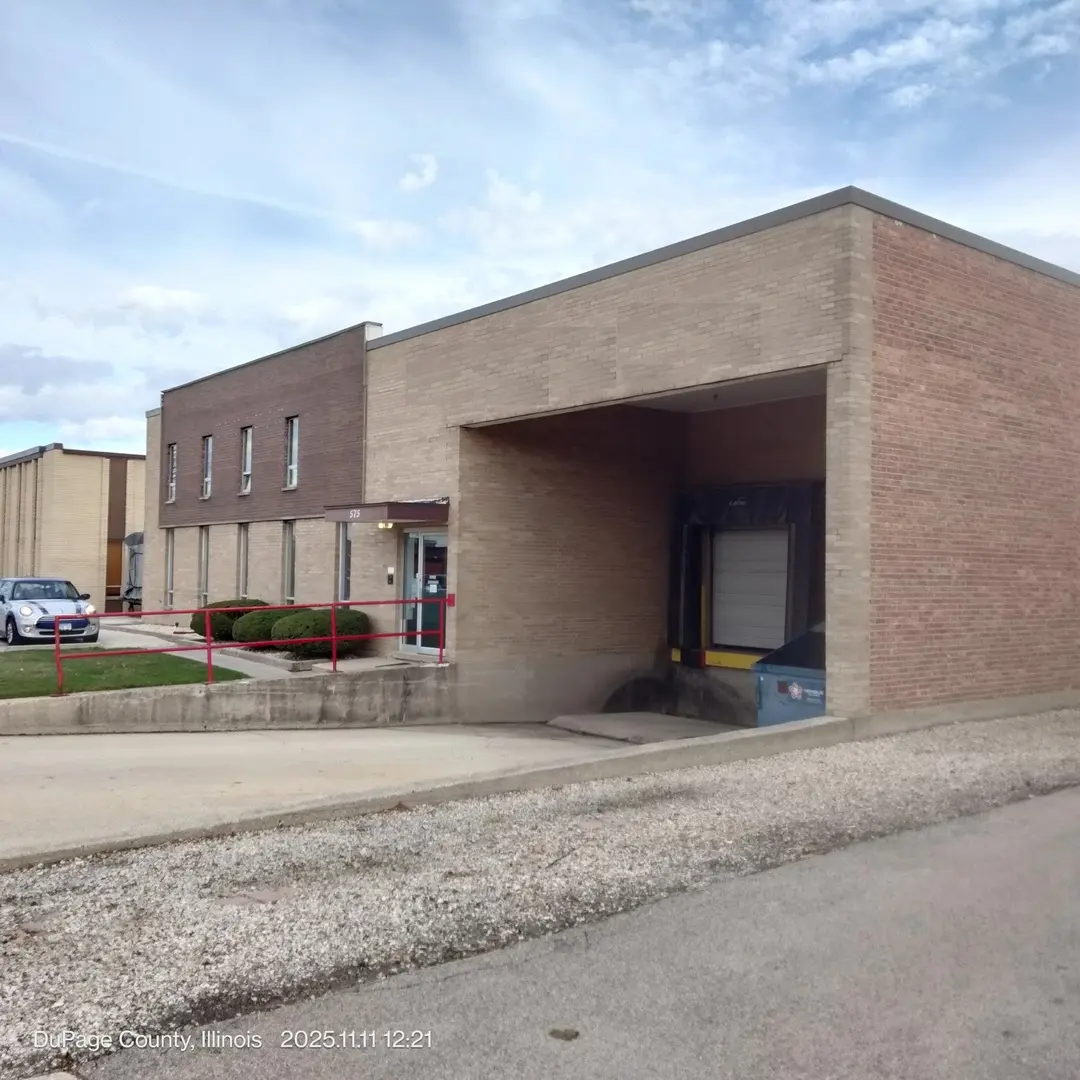 9999 W Confidential AVE, Addison, IL 60101