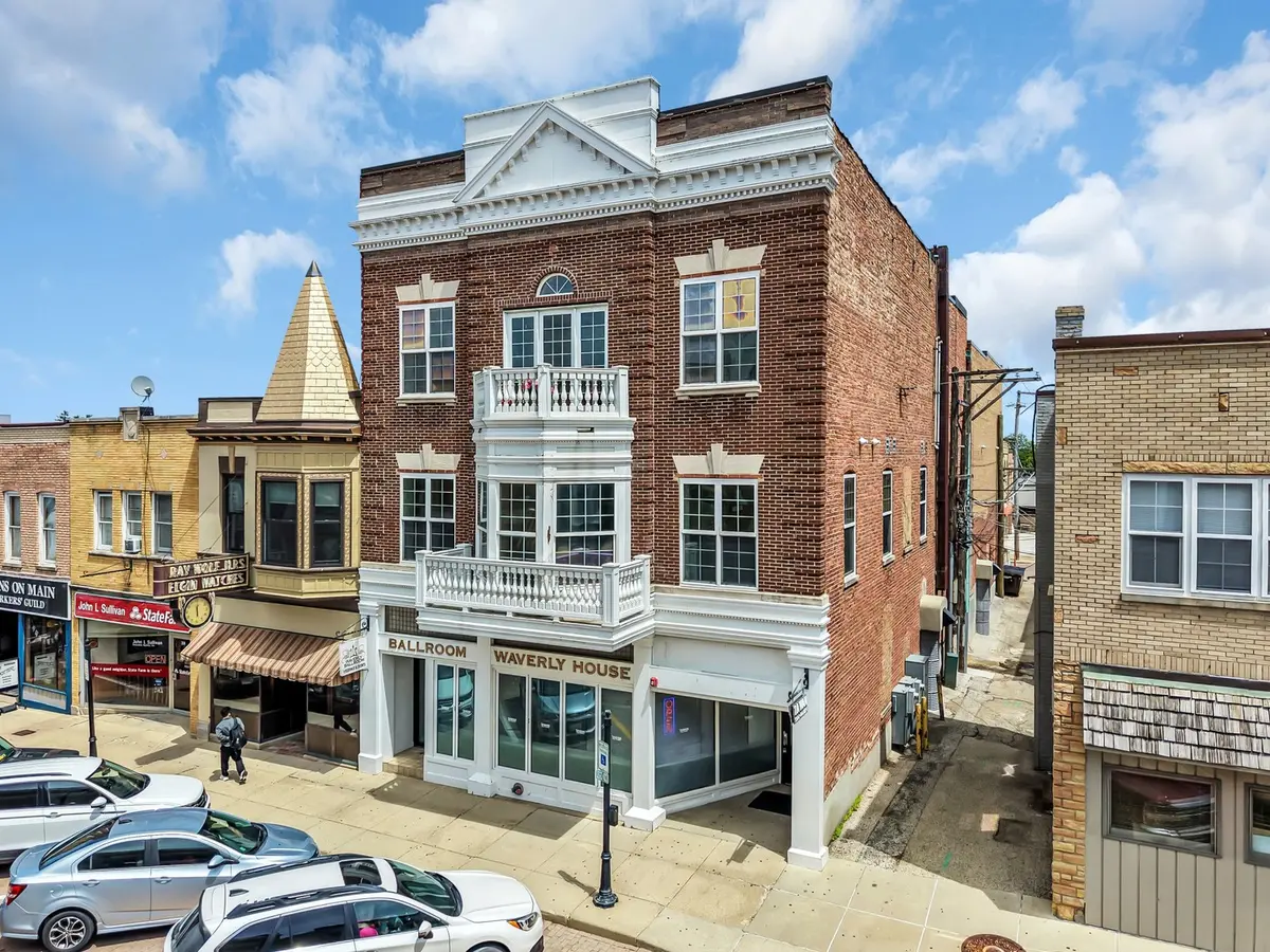 214 Main ST #2D, Woodstock, IL 60098