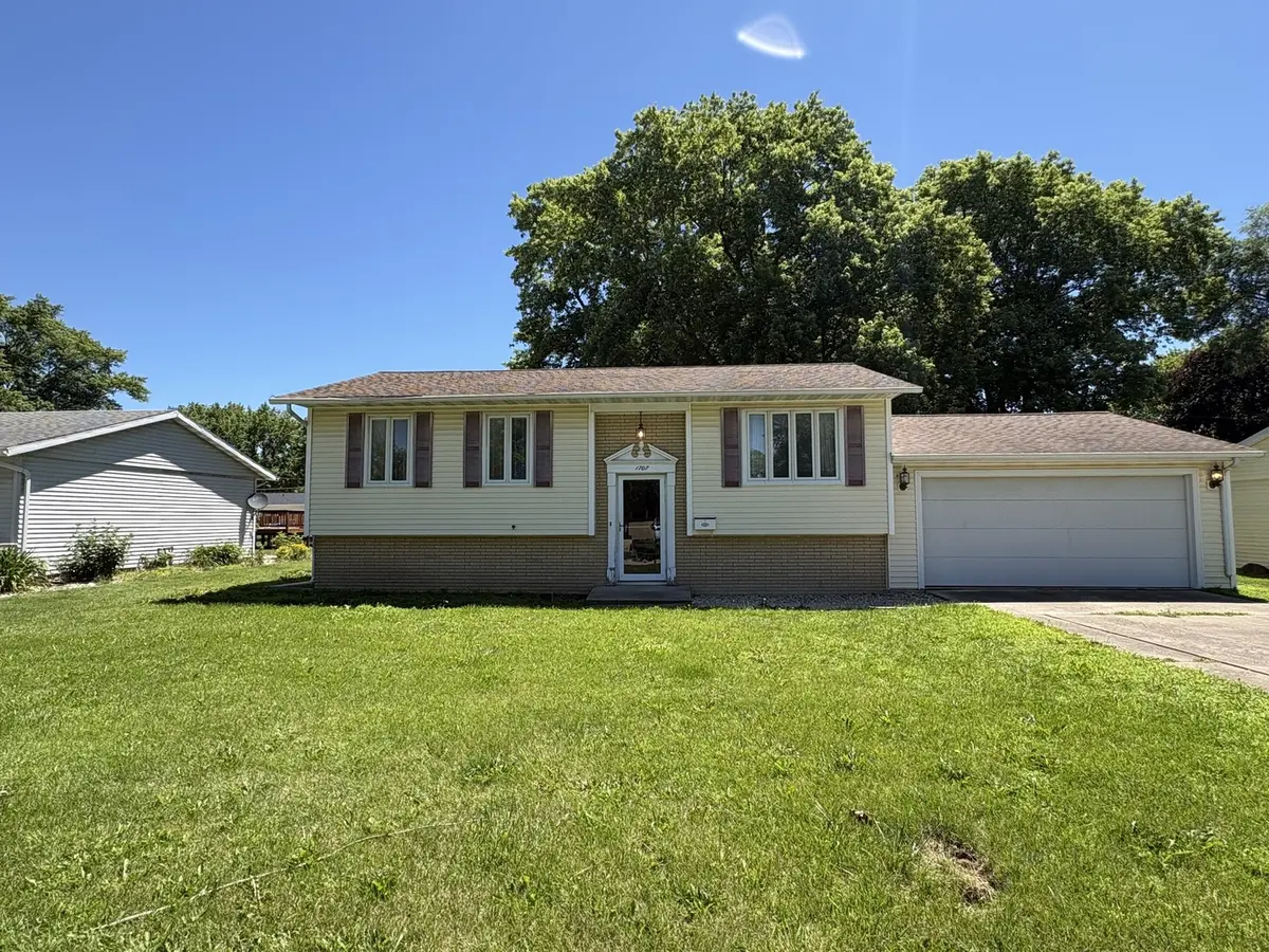 1707 Wright ST, Streator, IL 61364